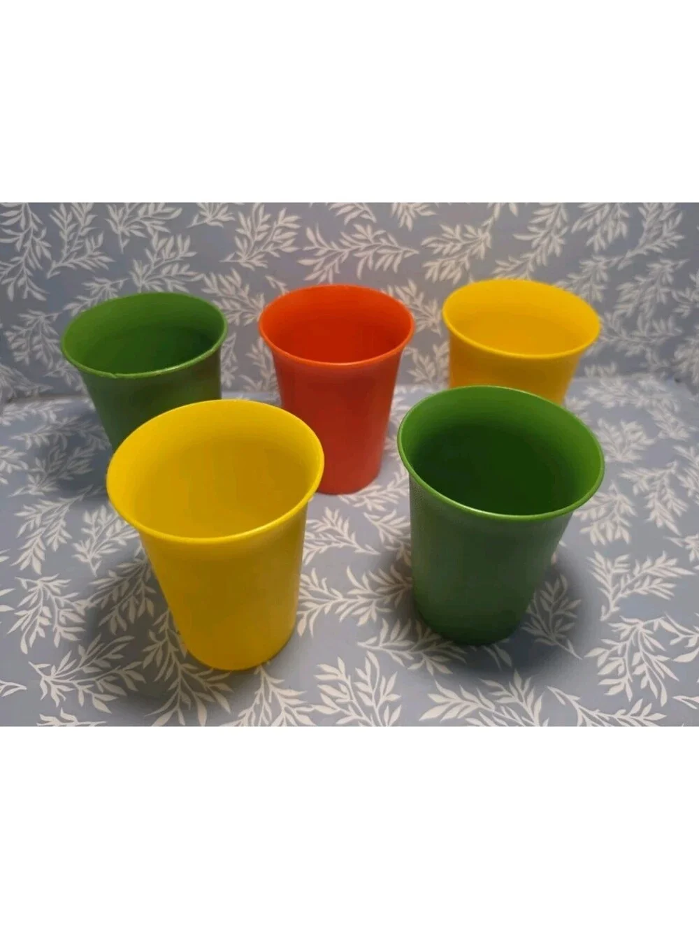 Vintage Tupperware #109 Classic Kids Bell Tumblers 7oz Cups  Lot Of 5